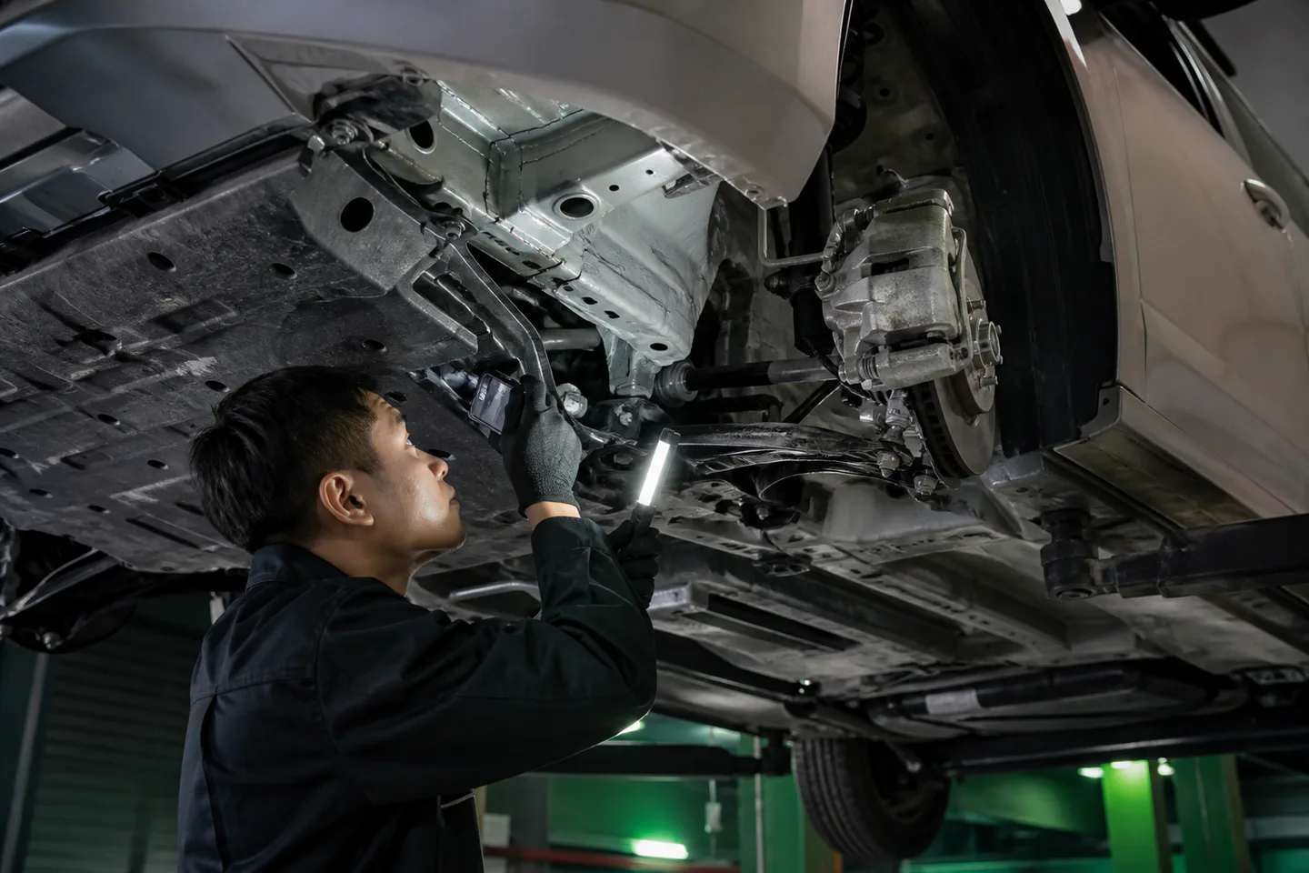 Осмотр скрытых зон днища Dongfeng после частичной разборки